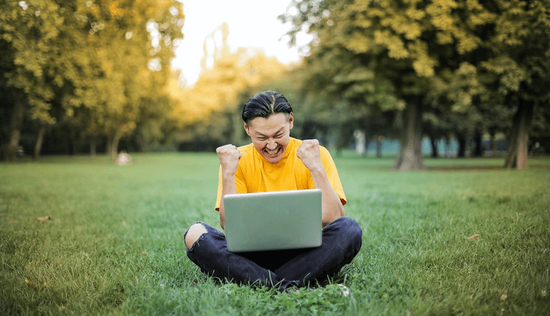 Messages et SMS pour annoncer un diplôme